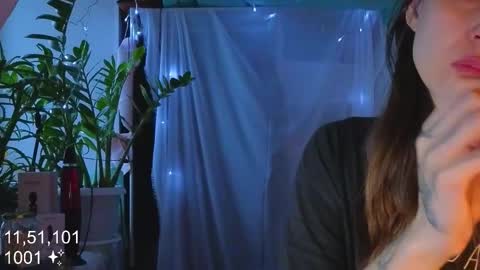 Molly  online show from 18, 11, 2025