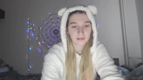 Snapshot of honeyveil chatting on 22, 11, 2025 honeyveil online show from 22, 11, 2025