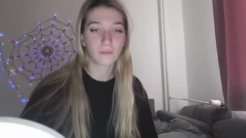 Snapshot of honeyveil chatting on 25, 11, 2025 honeyveil online show from 25, 11, 2025