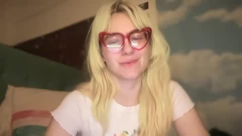 Snapshot of honeyxlimbed chatting on 12, 9, 2025 Emi Rose online show from 12, 9, 2025