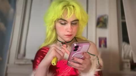 Emi Rose online show from 17, 12, 2025