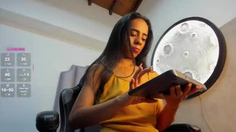 honnyy_23 online show from 17, 9, 2025