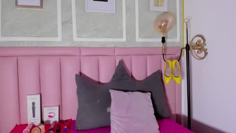 holly online show from 5, 1, 2026