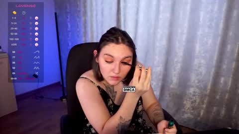 Snapshot of hoot_owl_cb chatting on 18, 11, 2025 Karina online show from 18, 11, 2025