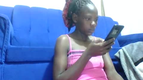 Snapshot of horny_mummie chatting on 3, 11, 2025 andalia online show from 3, 11, 2025