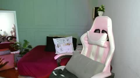 Snapshot of horny_neighbors_ chatting on 10, 1, 2025 onlyTiffany I broke up with frank 10 days ago online show from 10, 1, 2025