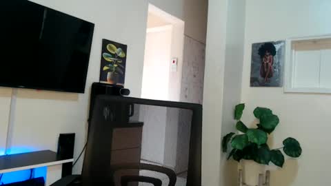 horny_princcess online show from 1, 2, 2025