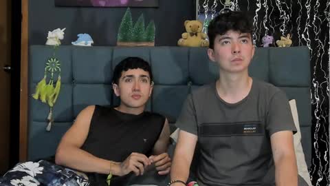 Snapshot of horny_twinks_guys chatting on 6, 1, 2025 Alex and Camilo online show from 6, 1, 2025