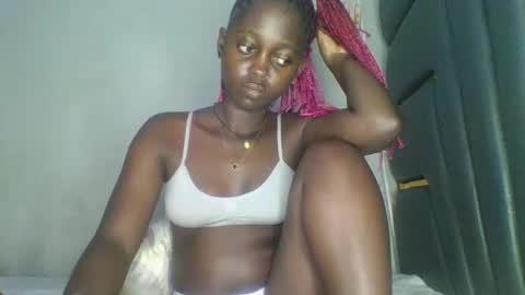 Snapshot of hornybella84 chatting on 2, 3, 2026 Bella online show from 2, 3, 2026