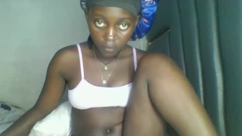 Snapshot of hornybella84 chatting on 29, 3, 2026 Bella online show from 29, 3, 2026