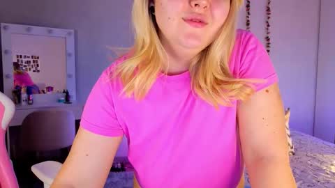 Snapshot of hornycakee chatting on 2, 12, 2025 HornyCakee online show from 2, 12, 2025