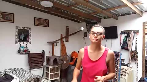 Snapshot of hornyhippies0080 chatting on 18, 10, 2025 Nix D online show from 18, 10, 2025