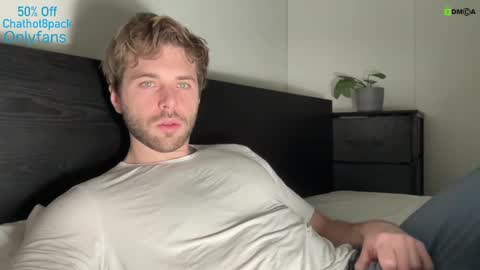 Snapshot of hot8pack01 chatting on 28, 1, 2025 Edward aka Wolf online show from 28, 1, 2025