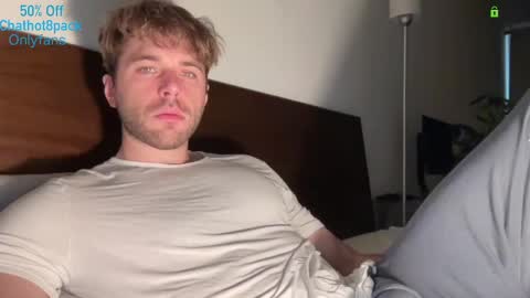 Snapshot of hot8pack01 chatting on 17, 11, 2025 Edward aka Wolf online show from 17, 11, 2025