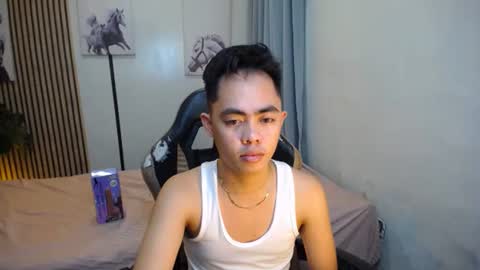 Snapshot of hot_8inchtwink chatting on 11, 10, 2025 Rylle online show from 11, 10, 2025