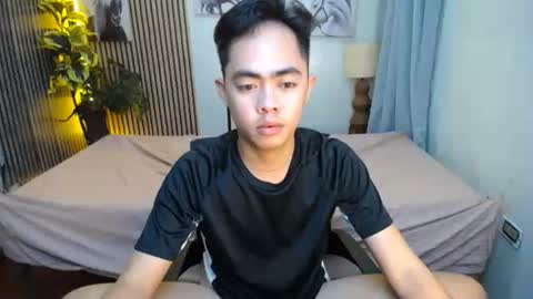 Snapshot of hot_8inchtwink chatting on 22, 10, 2025 Rylle online show from 22, 10, 2025