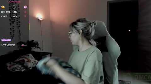   online show from 10, 10, 2025