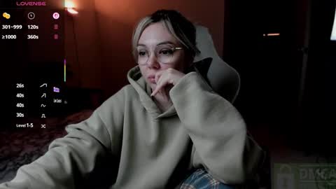   online show from 14, 10, 2025