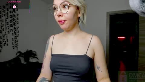   online show from 27, 10, 2025