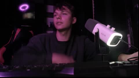 Hot boy 2002 online show from 3, 10, 2025