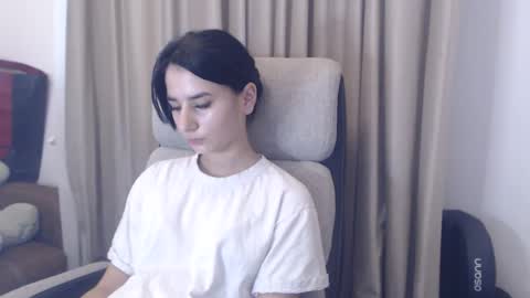 Snapshot of hot_bruny chatting on 10, 11, 2025 Bruny online show from 10, 11, 2025