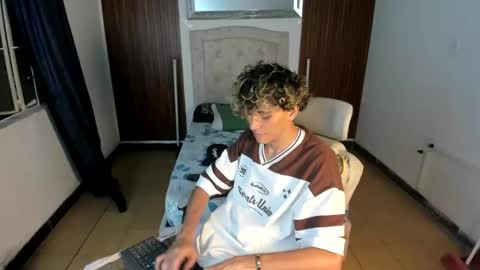 Snapshot of hot_bunny713 chatting on 15, 11, 2025 hot bunny online show from 15, 11, 2025