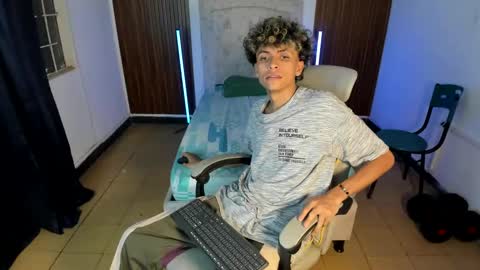 Snapshot of hot_bunny713 chatting on 23, 11, 2025 hot bunny online show from 23, 11, 2025