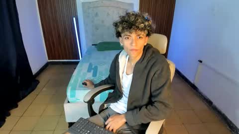 Snapshot of hot_bunny713 chatting on 25, 11, 2025 hot bunny online show from 25, 11, 2025