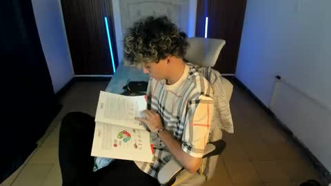 Snapshot of hot_bunny713 chatting on 27, 11, 2025 hot bunny online show from 27, 11, 2025