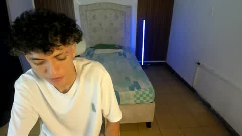 Snapshot of hot_bunny713 chatting on 30, 11, 2025 hot bunny online show from 30, 11, 2025