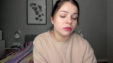 LiluCaroline online show from 11, 1, 2025