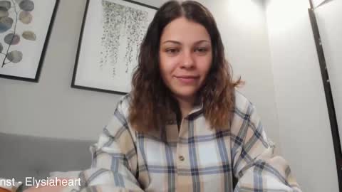 LiluCaroline online show from 12, 3, 2025