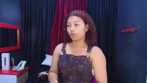 Snapshot of hot_chocolate_4u chatting on 2, 12, 2024 hot chocolate 4u online show from 2, 12, 2024