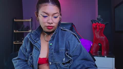 Snapshot of hot_chocolate_4u chatting on 10, 12, 2024 hot chocolate 4u online show from 10, 12, 2024