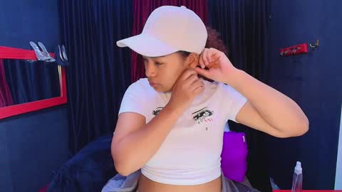 Snapshot of hot_chocolate_4u chatting on 16, 12, 2024 hot chocolate 4u online show from 16, 12, 2024