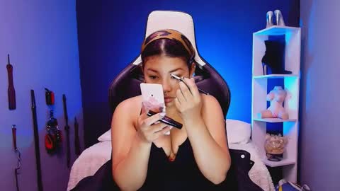 Snapshot of hot_chocolate_4u chatting on 21, 11, 2025 hot chocolate 4u online show from 21, 11, 2025