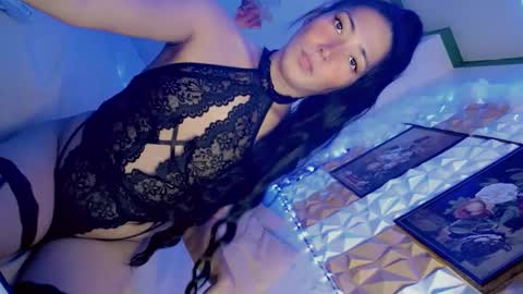 its me CLAUDIA online show from 3, 3, 2025