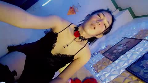 its me CLAUDIA online show from 6, 3, 2025