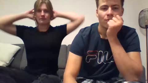 Snapshot of hot_couple_2002 chatting on 16, 2, 2025 New to this come join us online show from 16, 2, 2025