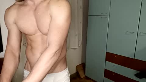 Snapshot of hot_italianboy chatting on 31, 10, 2025 hot_italianboy online show from 31, 10, 2025