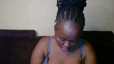 Snapshot of hot_linahh chatting on 17, 11, 2025 Linah online show from 17, 11, 2025