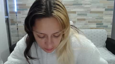 Mia online show from 3, 10, 2025