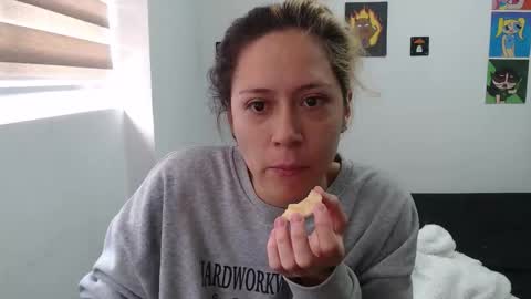 Snapshot of hot_mommymia chatting on 12, 10, 2025 Mia online show from 12, 10, 2025