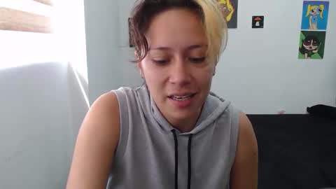 Snapshot of hot_mommymia chatting on 19, 10, 2025 Mia online show from 19, 10, 2025