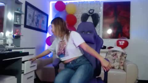 Snapshot of hot_sexy_bunny chatting on 19, 11, 2025 hot sexy bunny online show from 19, 11, 2025