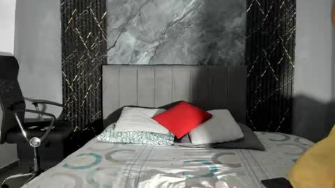 Hot Summer Boy online show from 19, 3, 2026