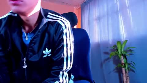 hot_twinks83 online show from 28, 1, 2025