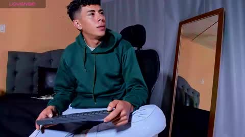 hot_twinks83 online show from 10, 3, 2025