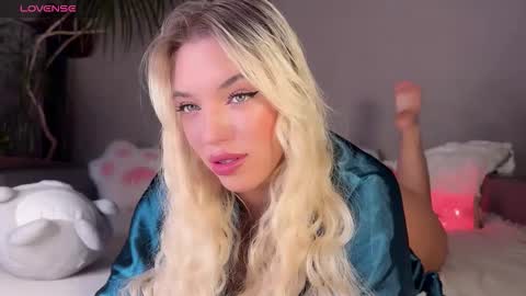 Snapshot of hotalika chatting on 3, 11, 2025 Alika online show from 3, 11, 2025