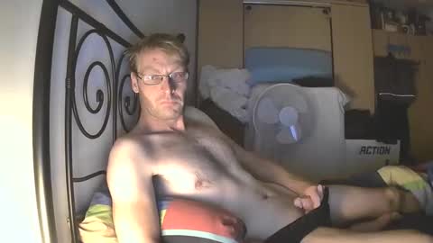 Snapshot of hotbilly_39 chatting on 12, 9, 2025 hotbilly_39 online show from 12, 9, 2025
